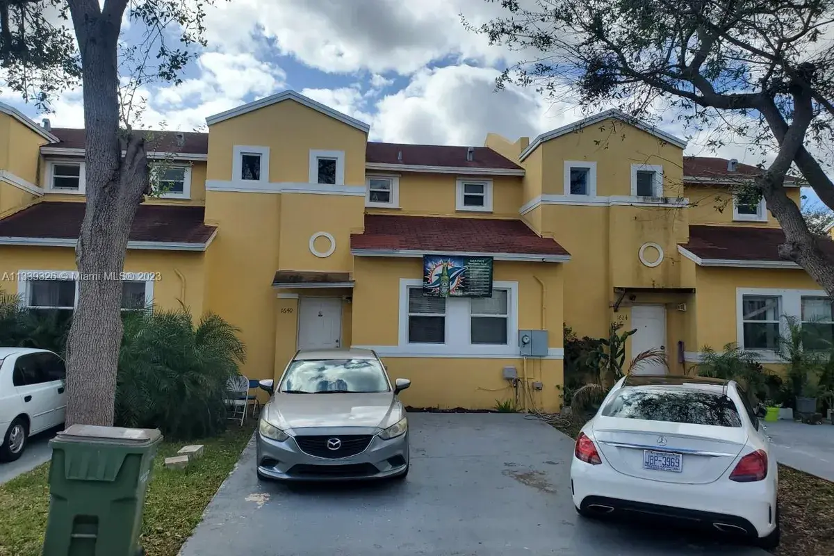 1640 NE 5th St, Homestead FL 33033