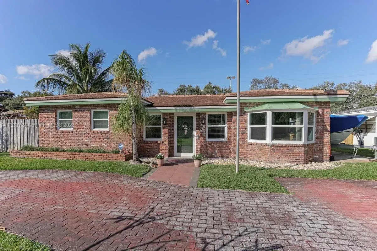 4 bedroom 2 bath Residential for sale at 306 N 32nd Ave, Hollywood FL 33021