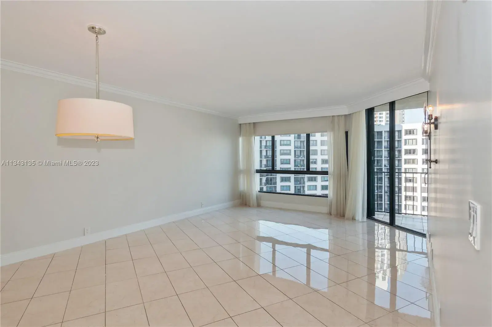 520 Brickell Key Dr # A1502, Miami FL 33131