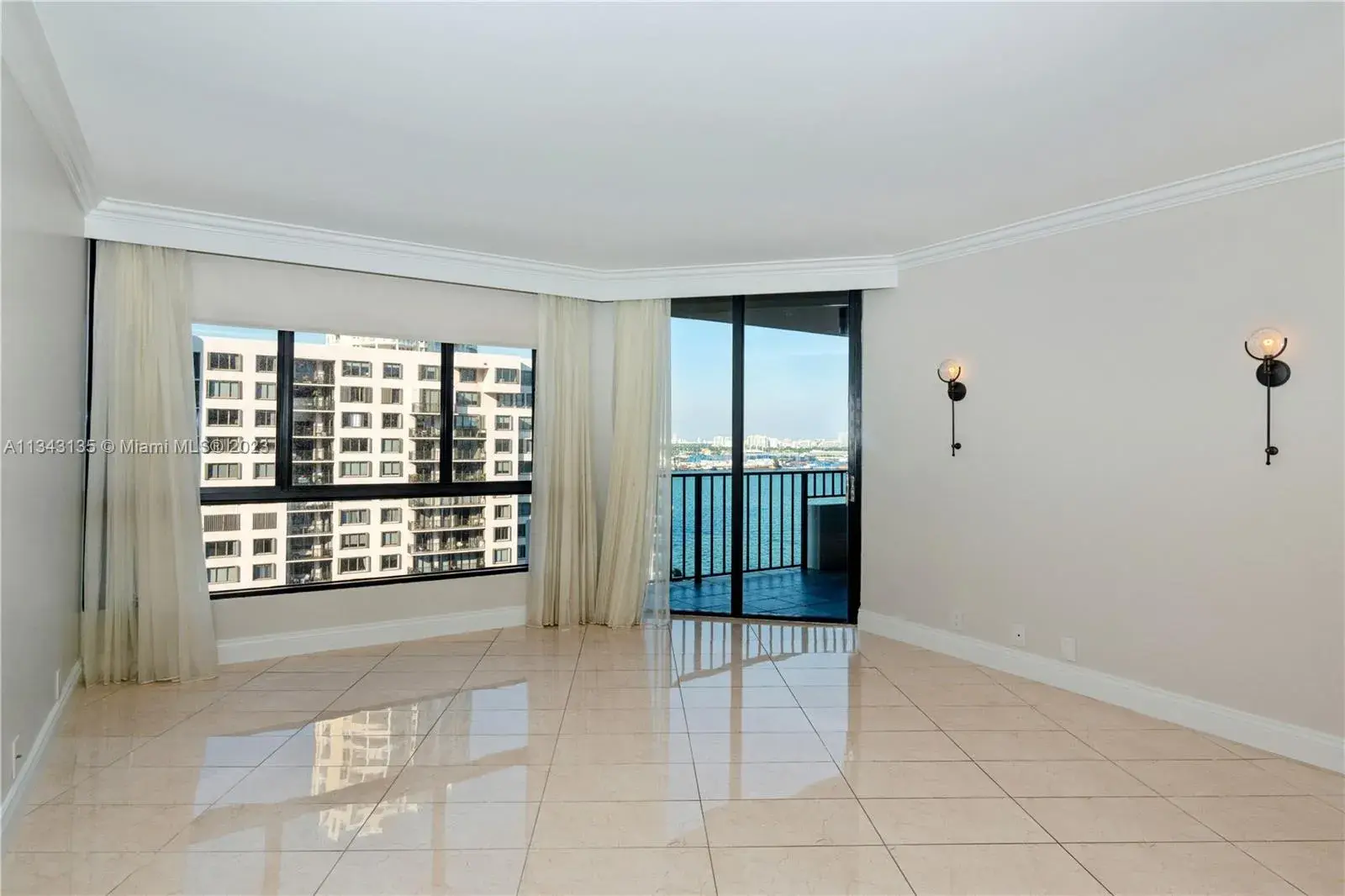 520 Brickell Key Dr # A1502, Miami FL 33131