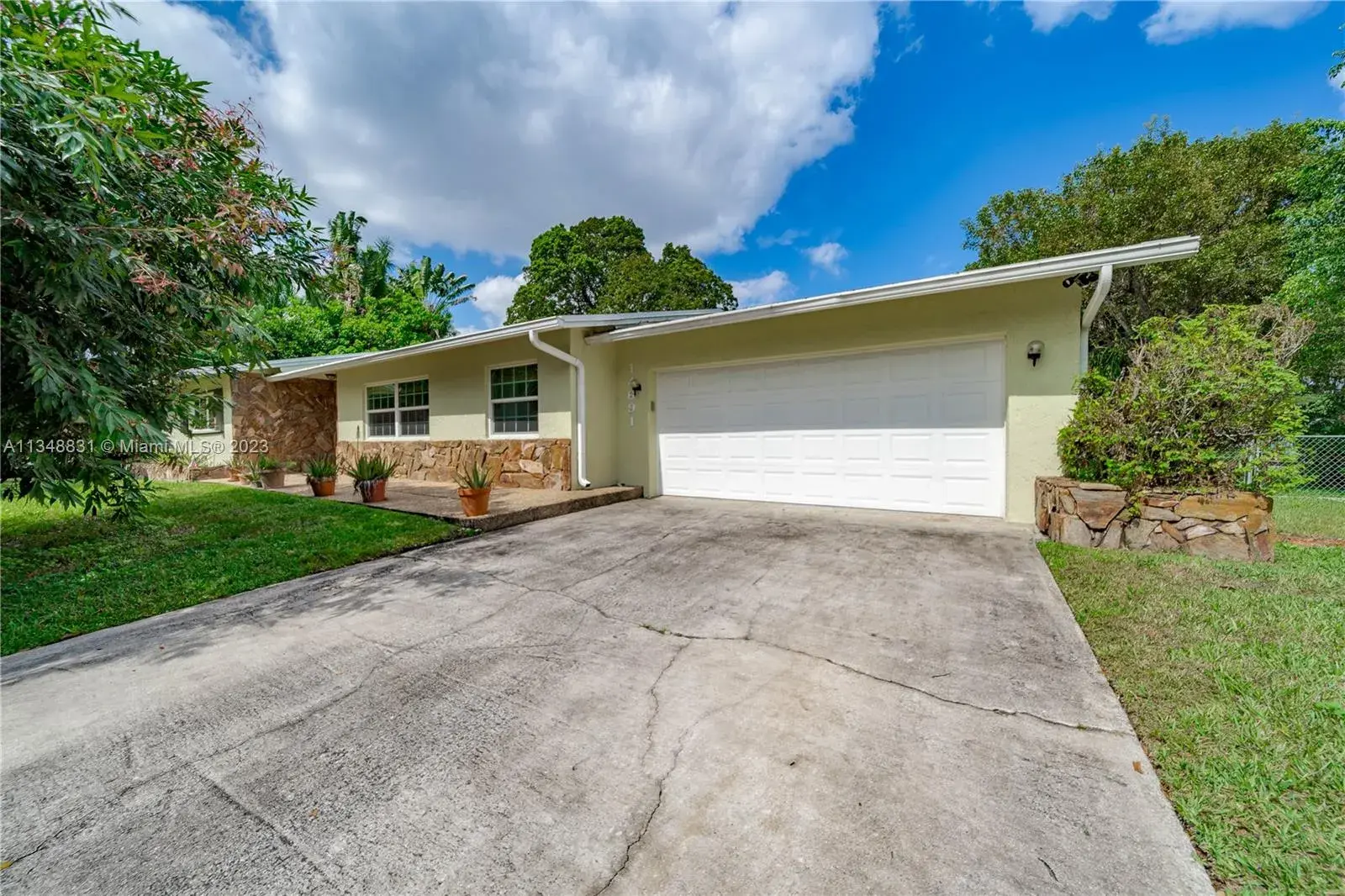 14691 SW 20th St, Davie FL 33325
