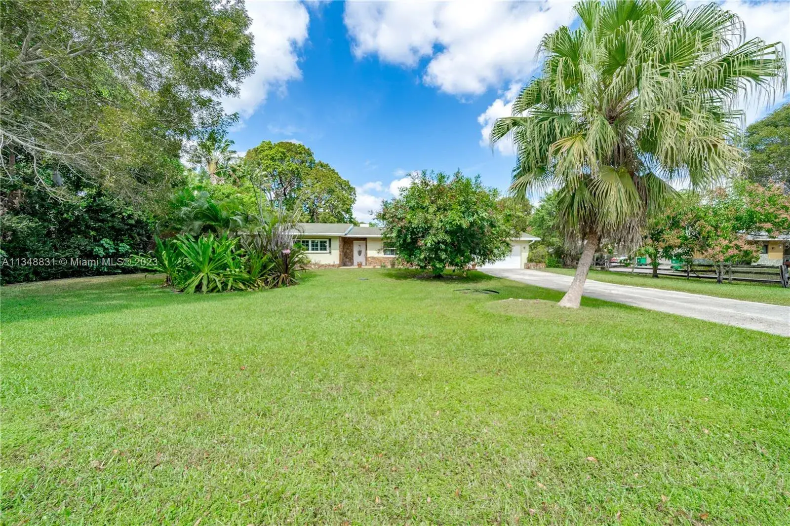 14691 SW 20th St, Davie FL 33325