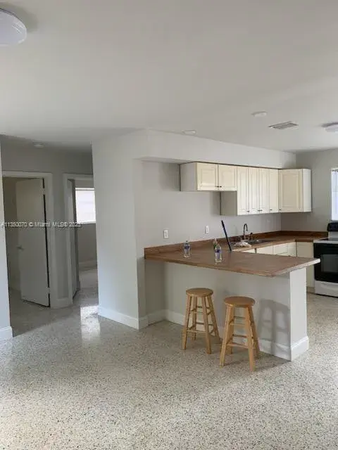 813 SW 7th Ave # 2, Hallandale Beach FL 33009
