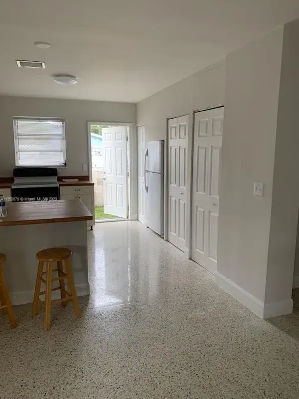 813 SW 7th Ave # 2, Hallandale Beach FL 33009