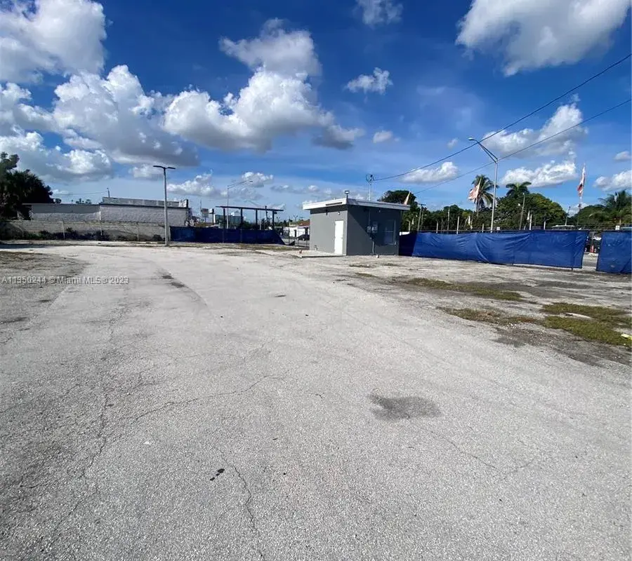 300 NW 79th St, Miami FL 33150