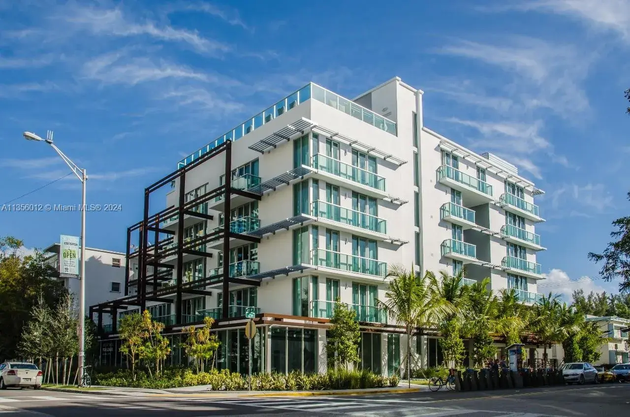 1 bedroom 1 bath for sale at 1215 West Ave # 306, Miami Beach FL 33139