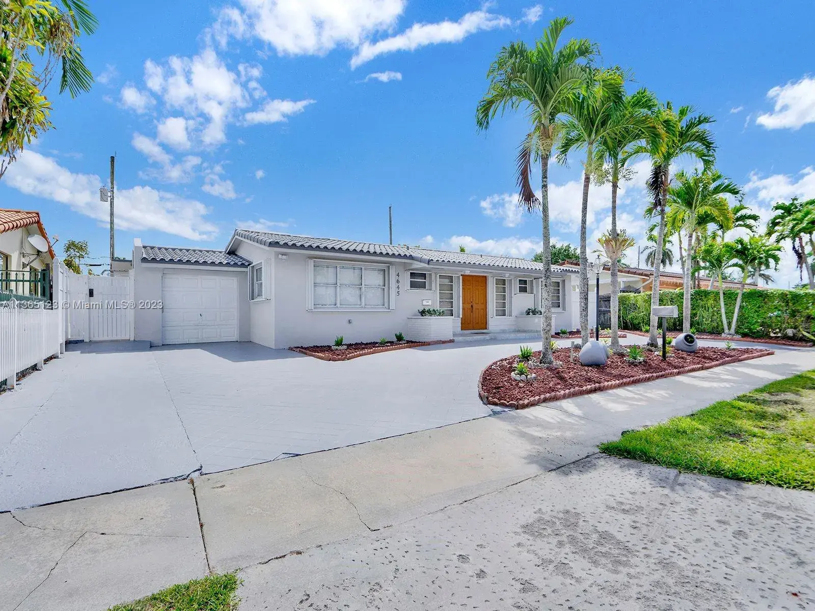 4645 SW 95th Ave, Miami FL 33165