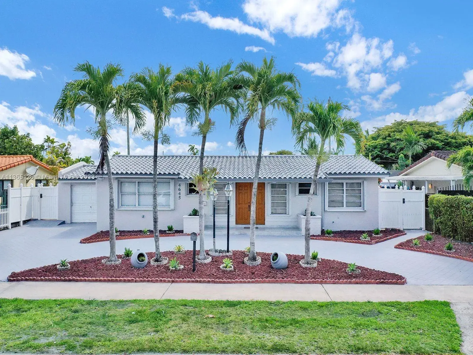 4645 SW 95th Ave, Miami FL 33165