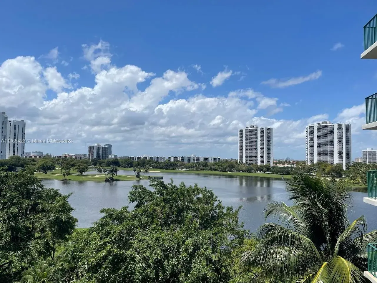 3 bedroom 3 bath Residential for sale at 20000 E Country Club Dr # 606, Aventura FL 33180
