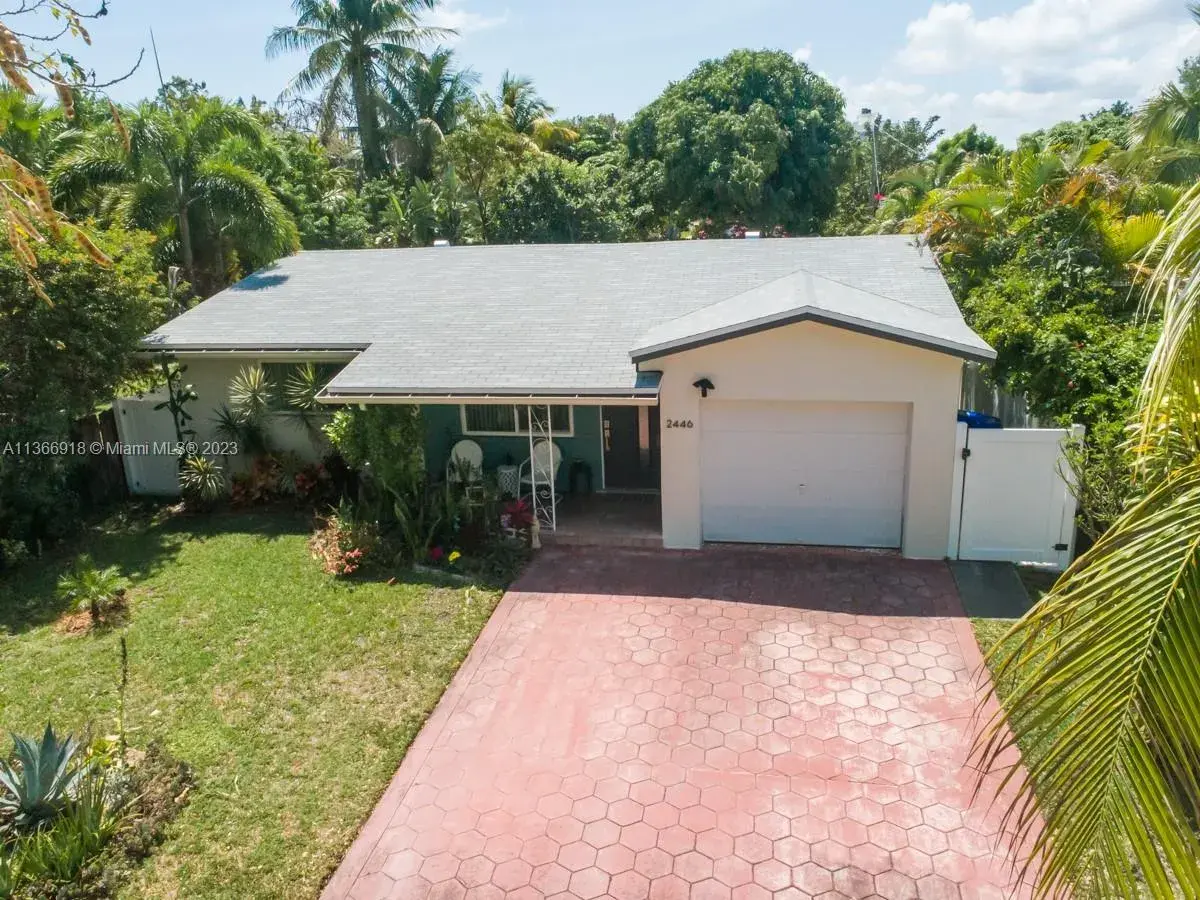 2 bedroom 2 bath Residential for sale at 2446 Fillmore St, Hollywood FL 33020