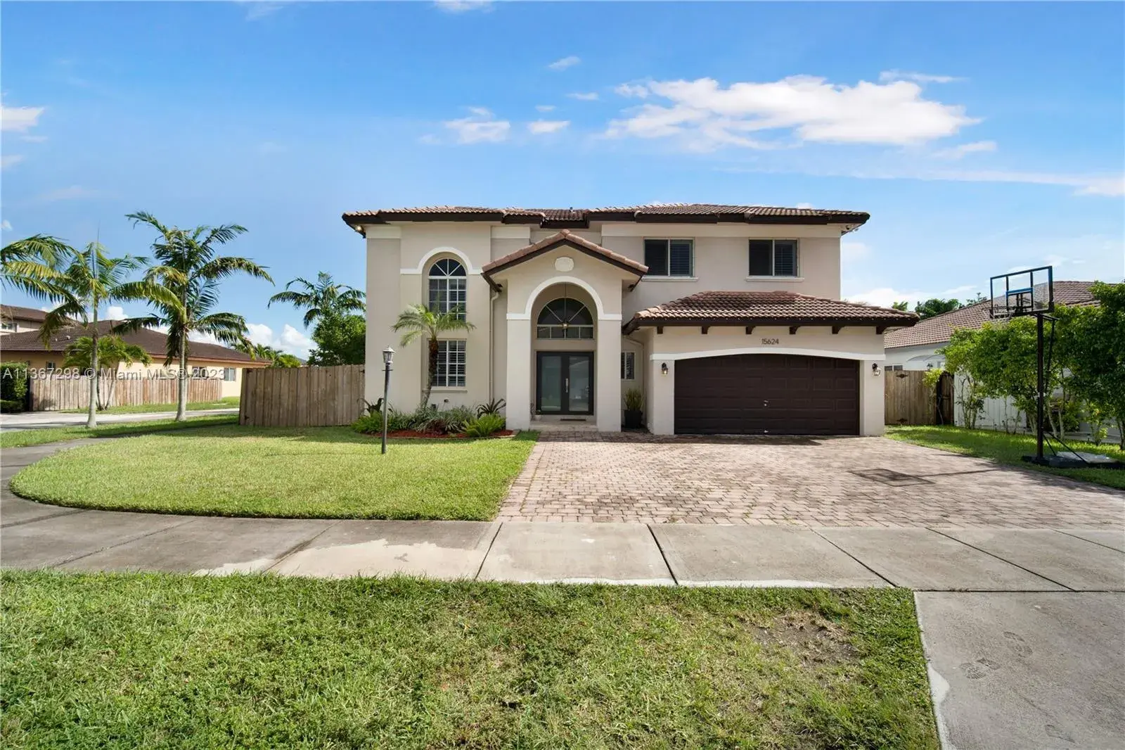 15624 SW 20th St, Miami FL 33185