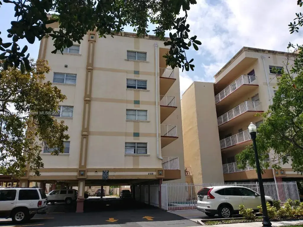 2008 Jackson St # E2, Hollywood FL 33020