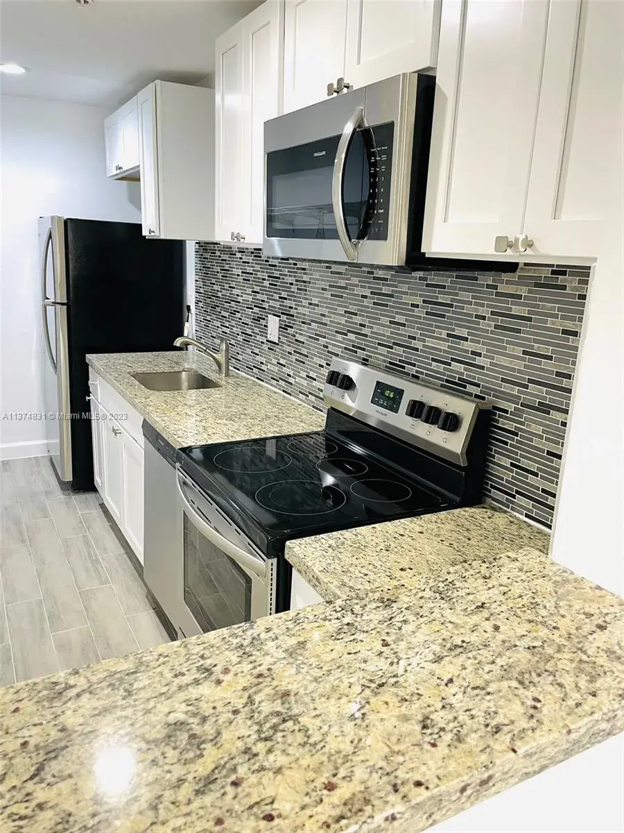 2770 NW 58th Ter, Lauderhill FL 33313