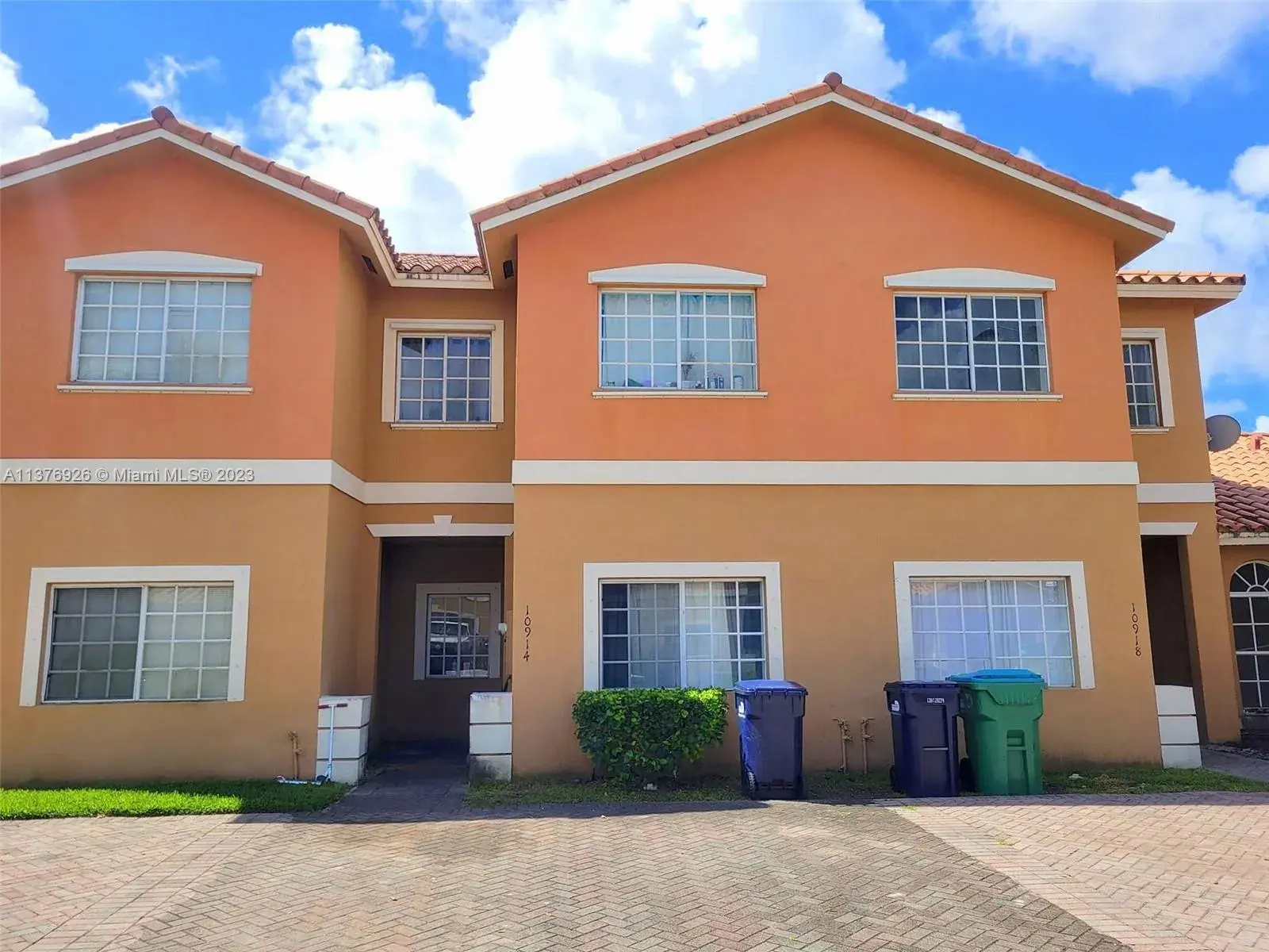 3 bedroom 2 bath Residential Lease for rent at 10914 SW 181st Ter # 10914, Miami FL 33157