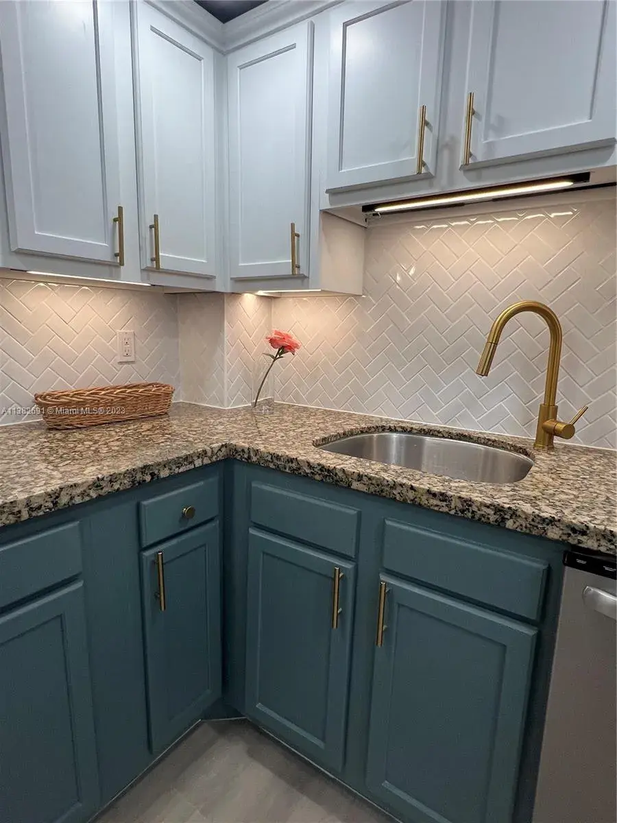 101 Berkley Rd # 206, Hollywood FL 33024
