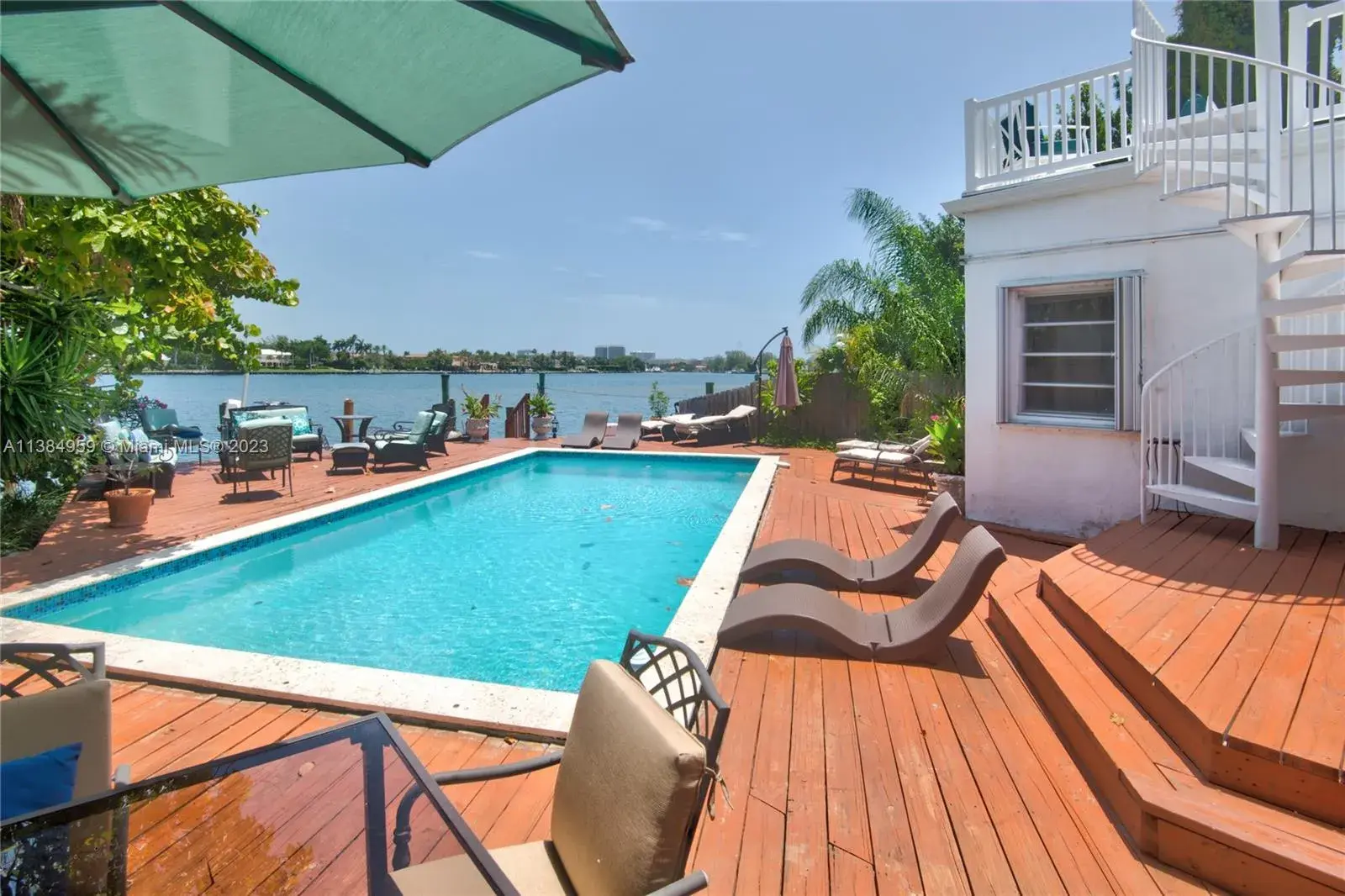 1531 Stillwater Dr, Miami Beach FL 33141