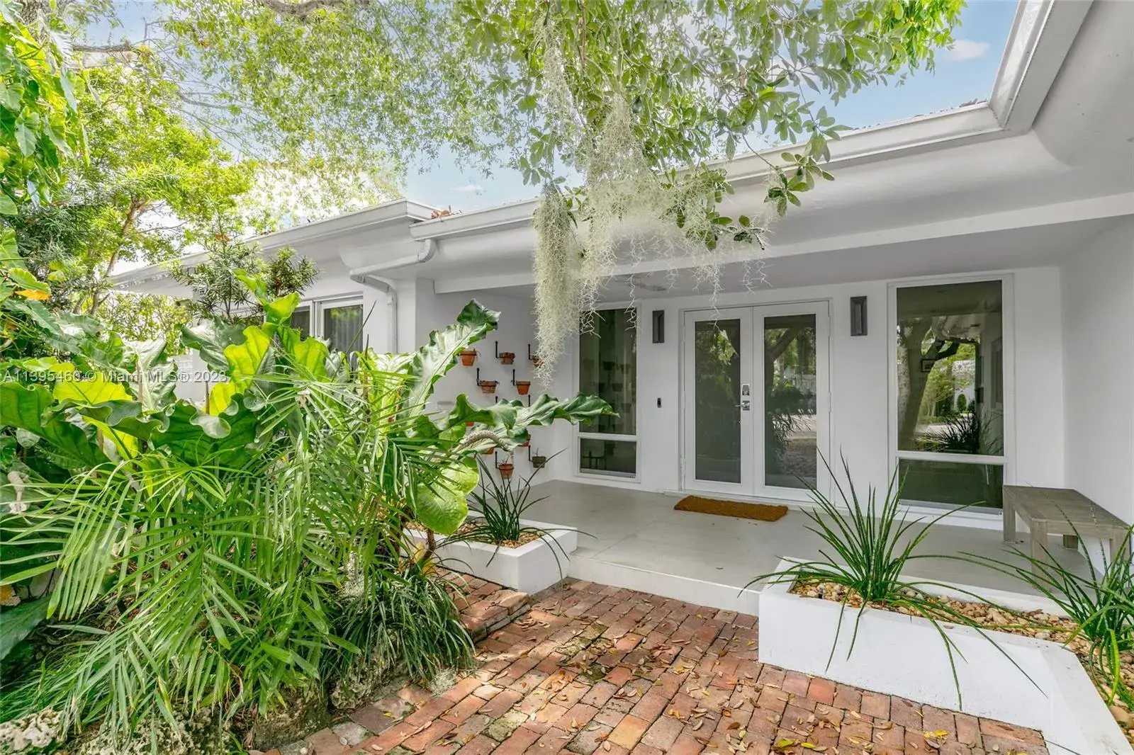 874 W 47th St, Miami Beach FL 33140