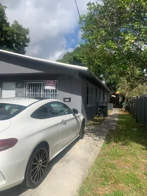 1143 NW 30th St # 1143, Miami FL 33127