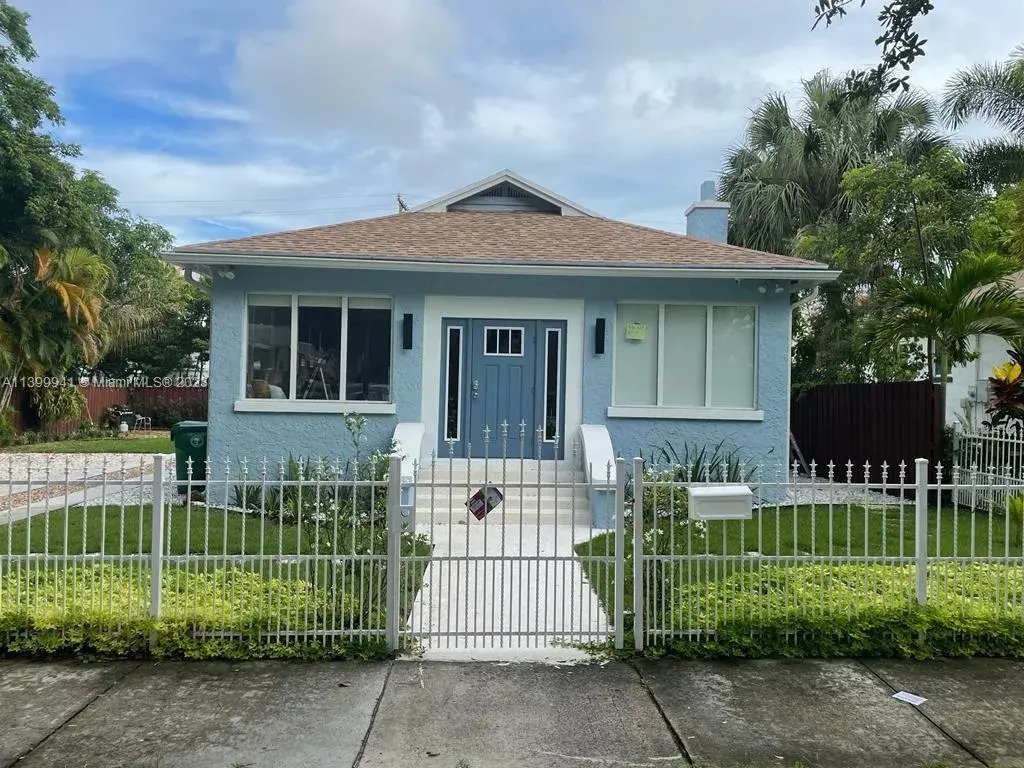 54 NE 43rd St, Miami FL 33137