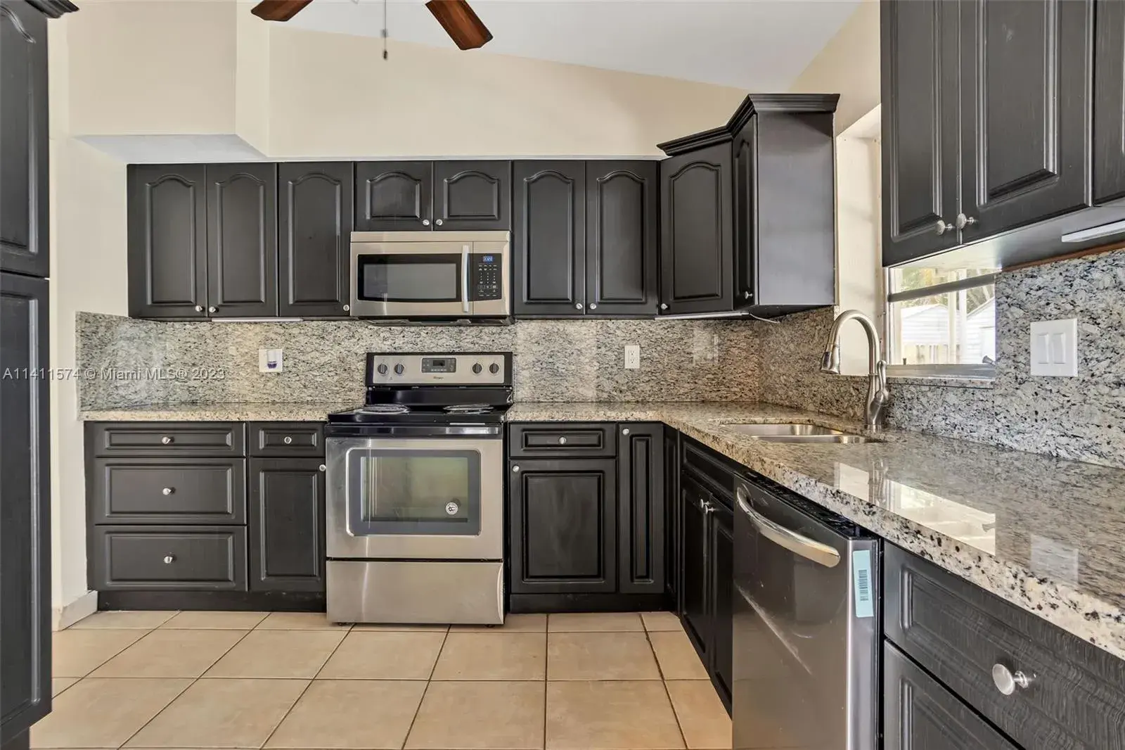 650 NE 178th St, Miami FL 33162 photo 5