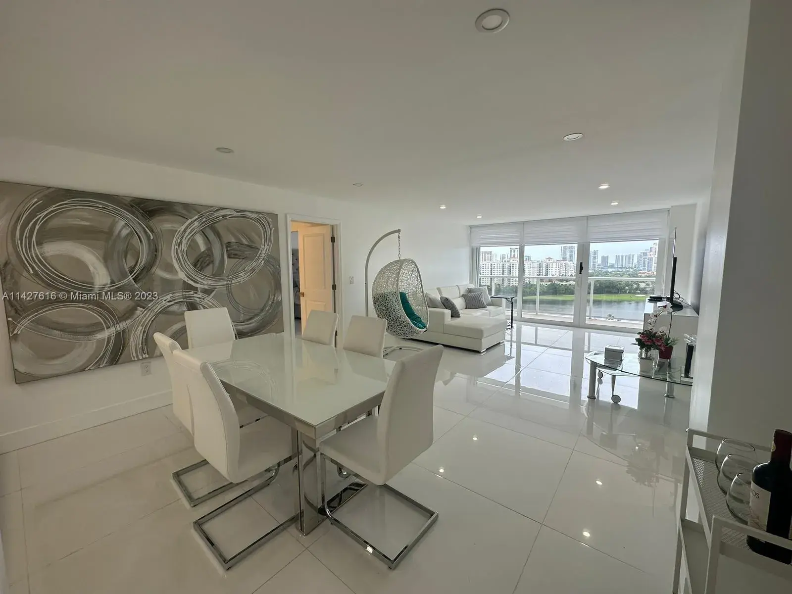 2 bedroom 2 bath Residential Lease for rent at 3701 N Country Club Dr # 1805, Aventura FL 33180