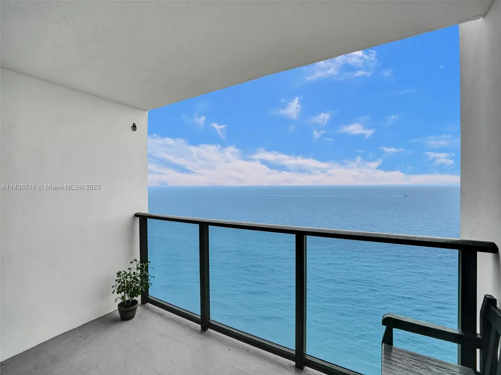 2301 S Ocean Dr # 2403, Hollywood FL 33019