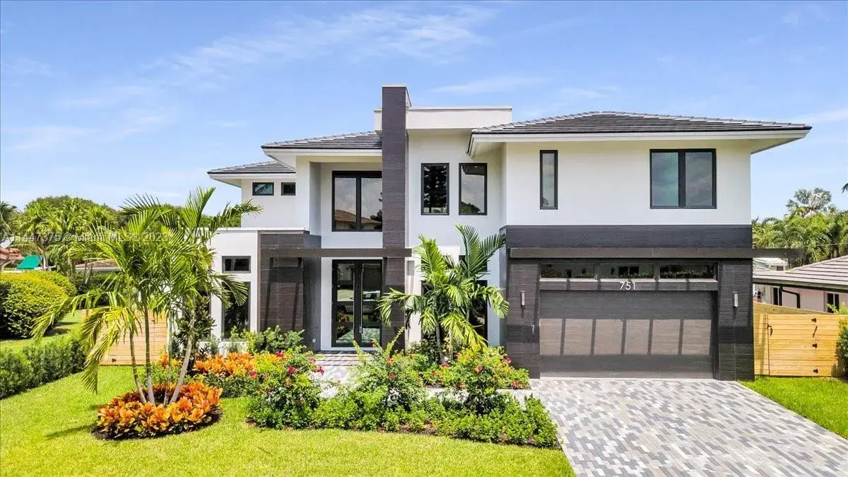 5 bedroom 5 bath Residential Lease for rent at 751 NE 2nd St, Boca Raton FL 33432