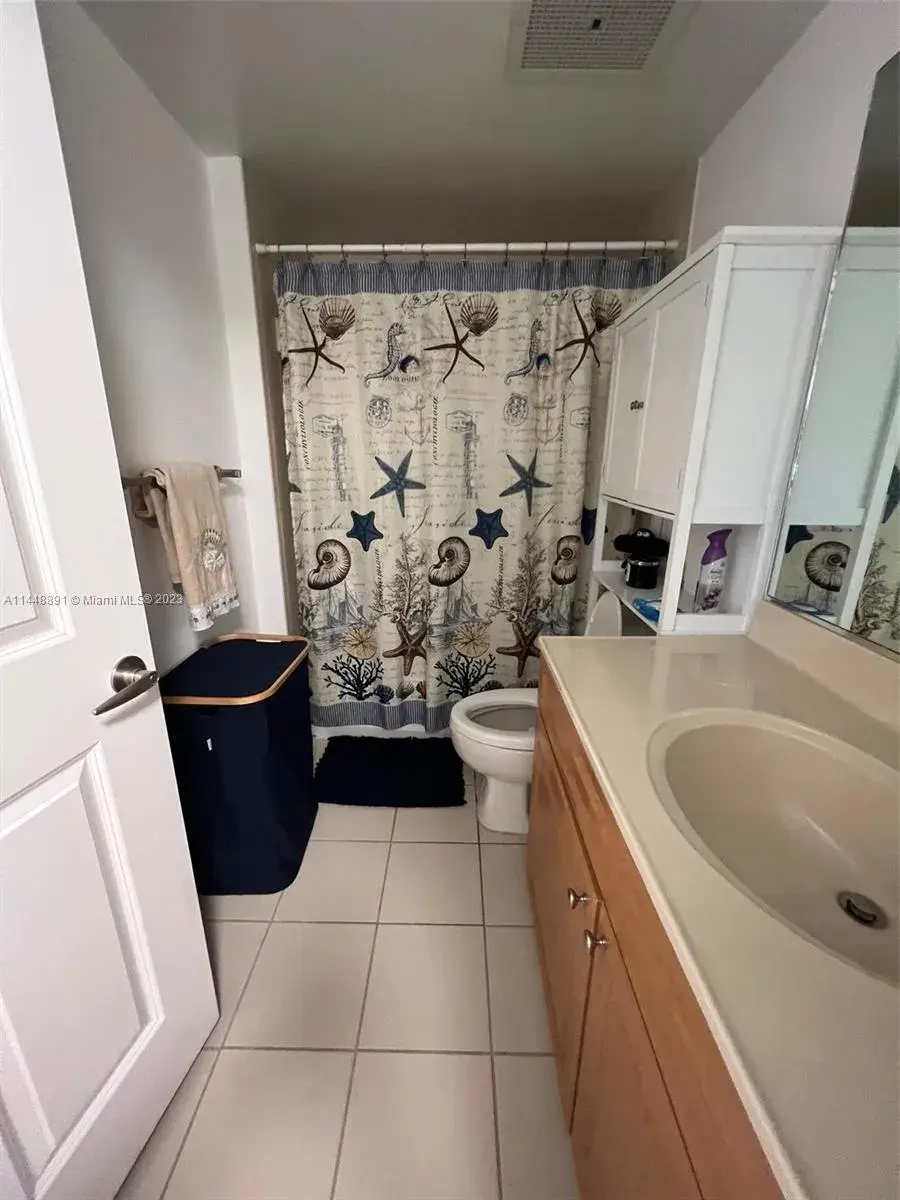 900 SW 8th St # 1203, Miami FL 33130