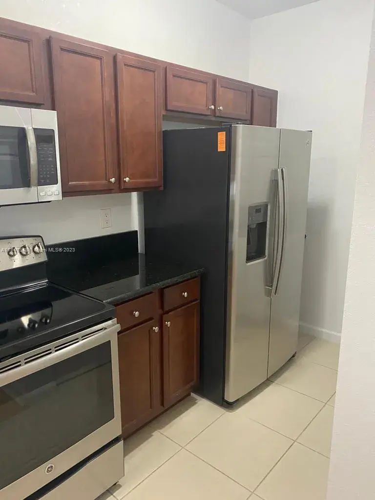17165 SW 92nd St, Miami FL 33196