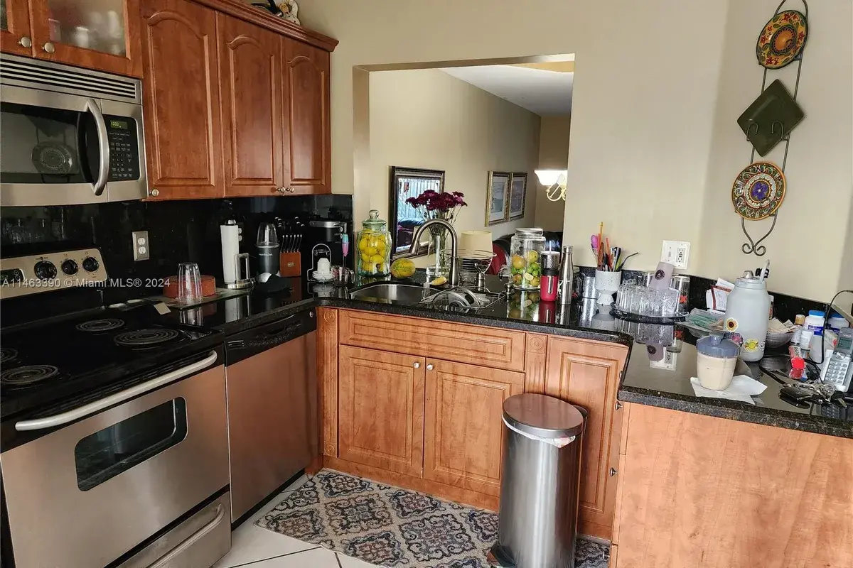 8260 NW 10th St # 2, Miami FL 33126