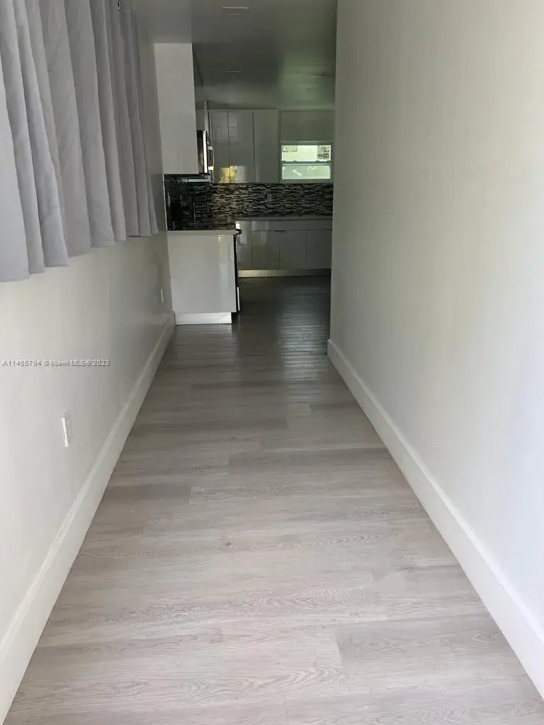 2788 NW 48th St, Miami FL 33142