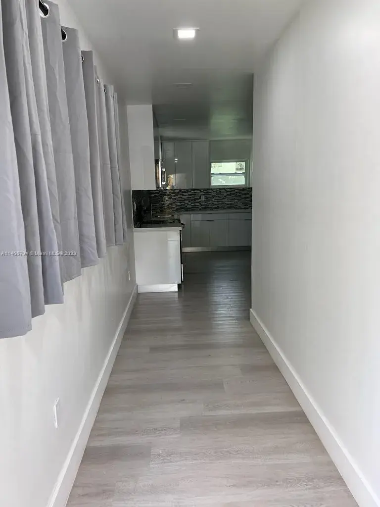 2788 NW 48th St, Miami FL 33142