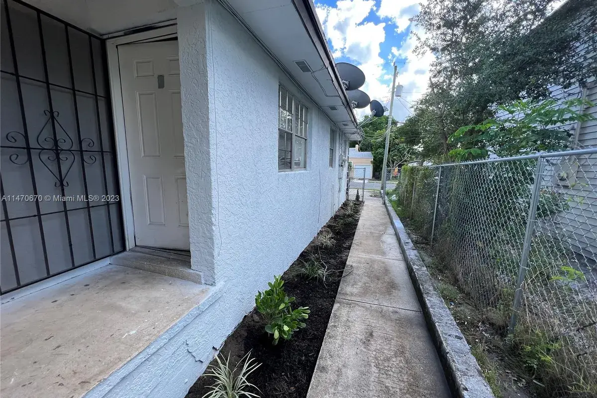 817 5th St # 3, West Palm Beach FL 33401