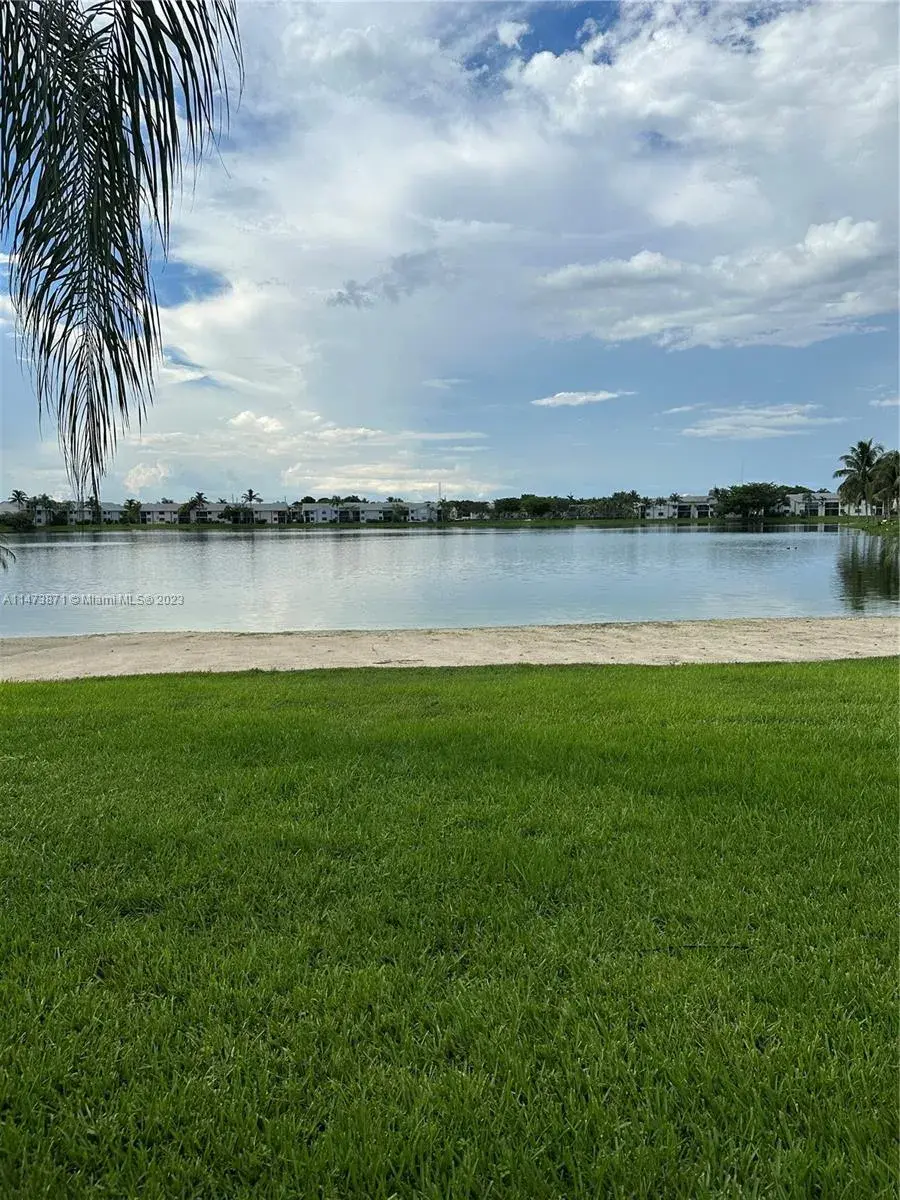 2 bedroom 2 bath Residential Lease for rent at 999 Hamilton Dr # 999F, Homestead FL 33034