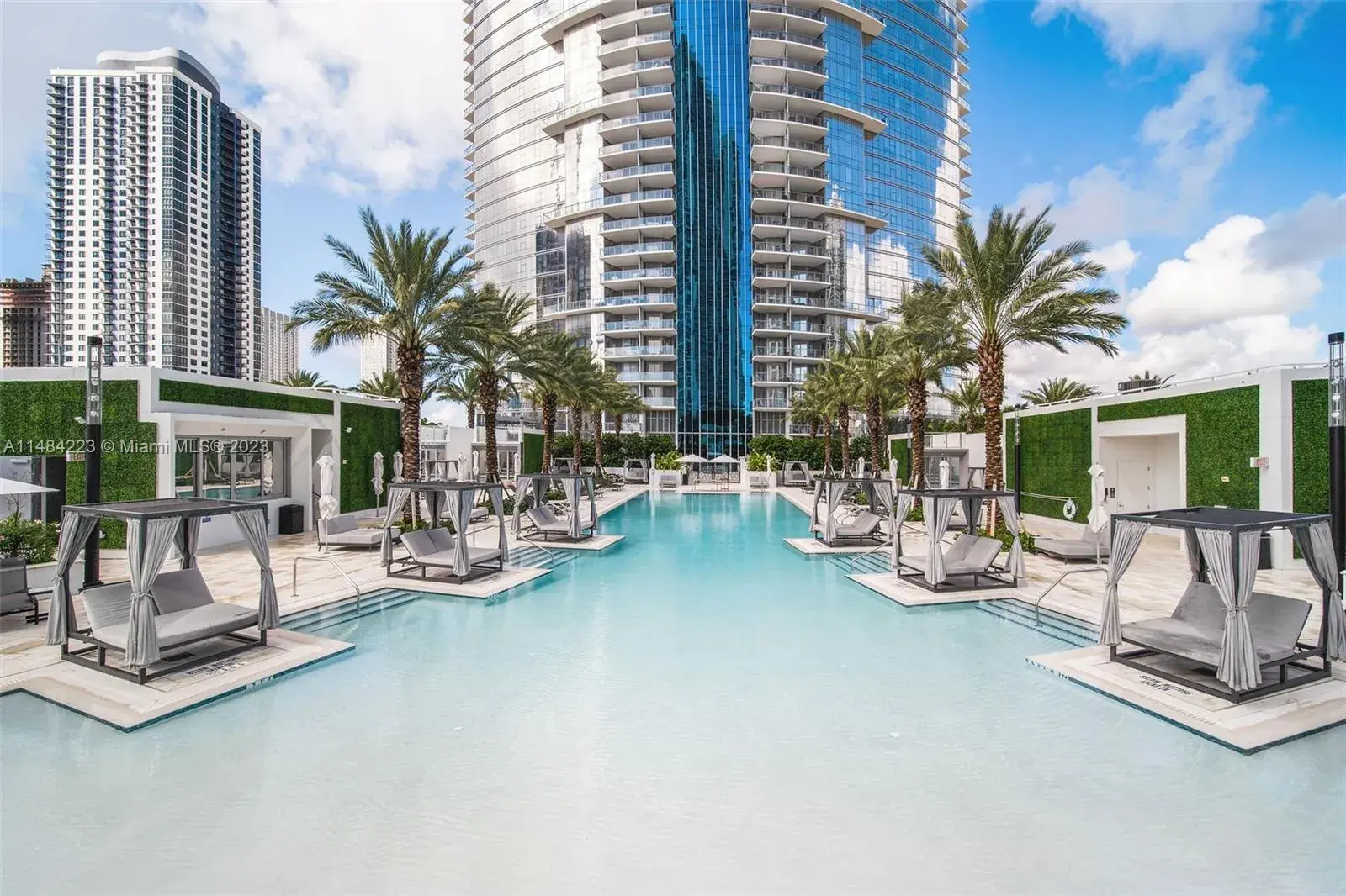 3 bedroom 4 bath for sale at 851 NE 1st Ave # 2601, Miami FL 33132