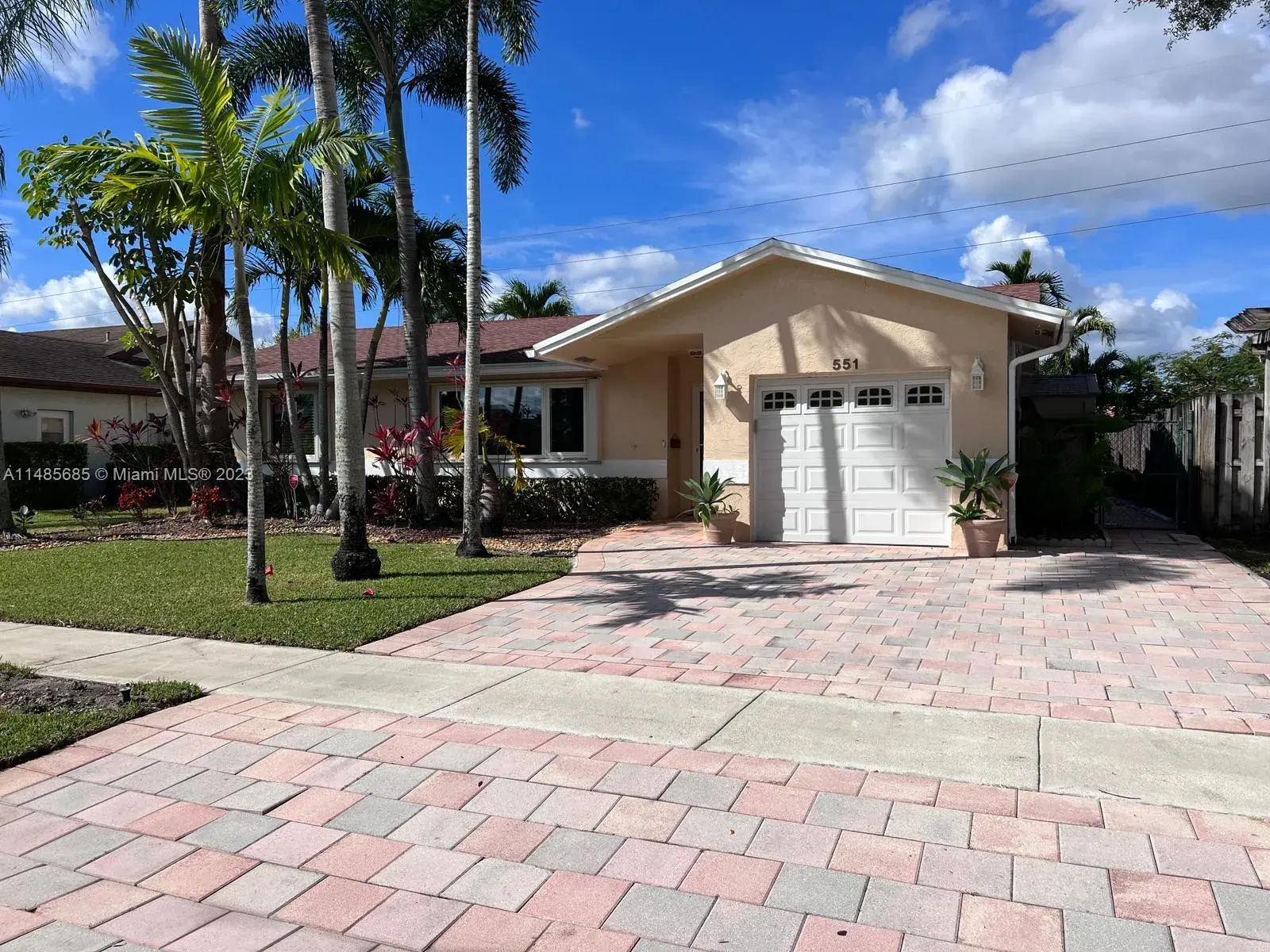 551 SW 169th Ter, Weston FL 33326