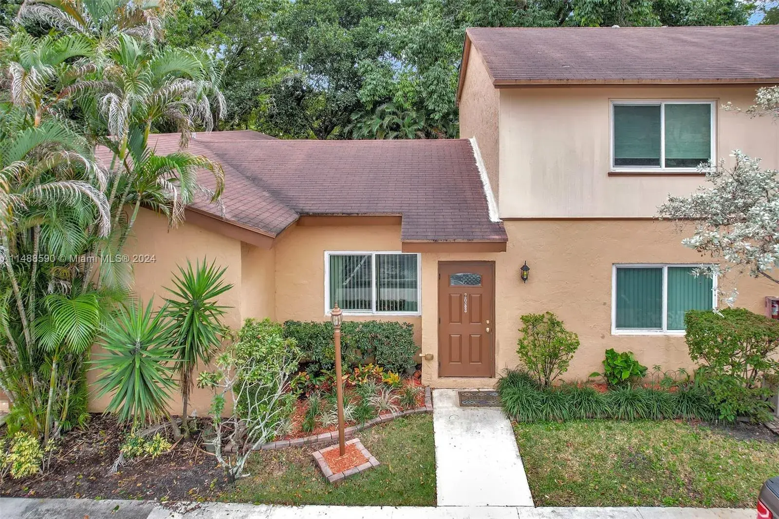 3 bedroom 2 bath for sale at 7083 W Sunrise Blvd # 7083, Plantation FL 33313