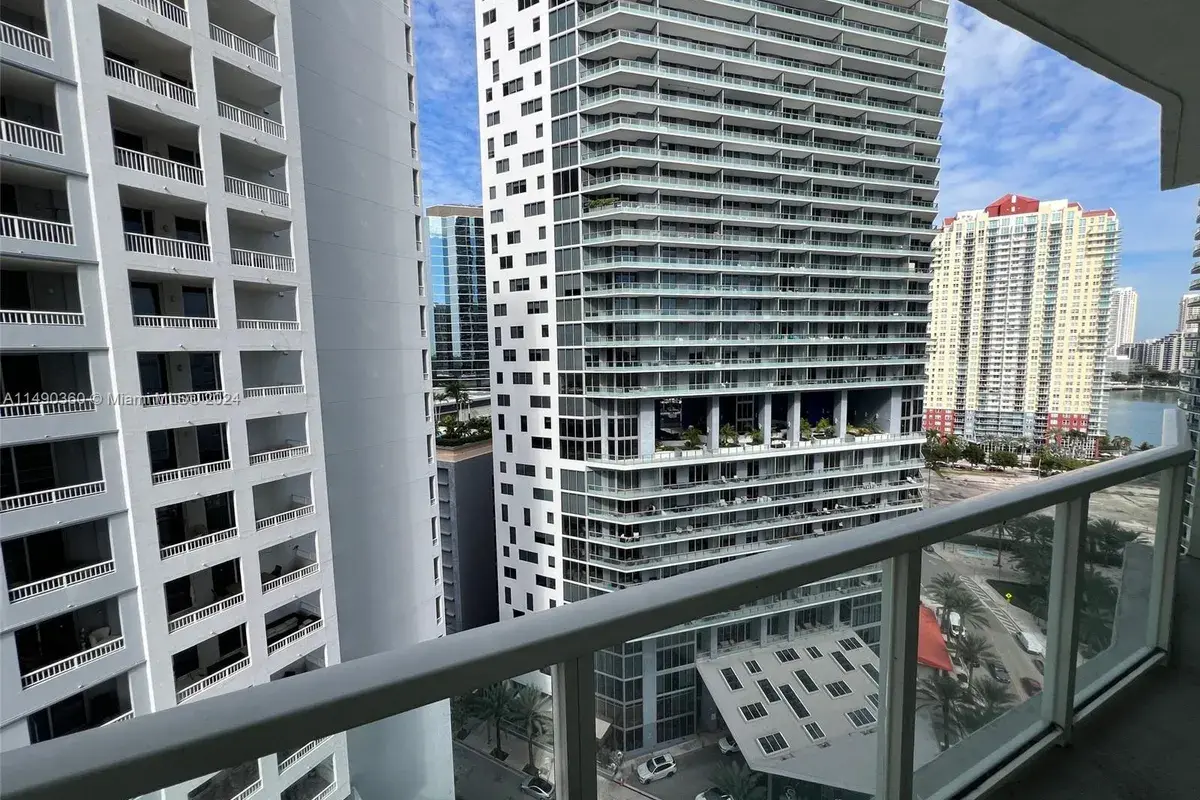 218 SE 14th Street # 1806, Miami FL 33131