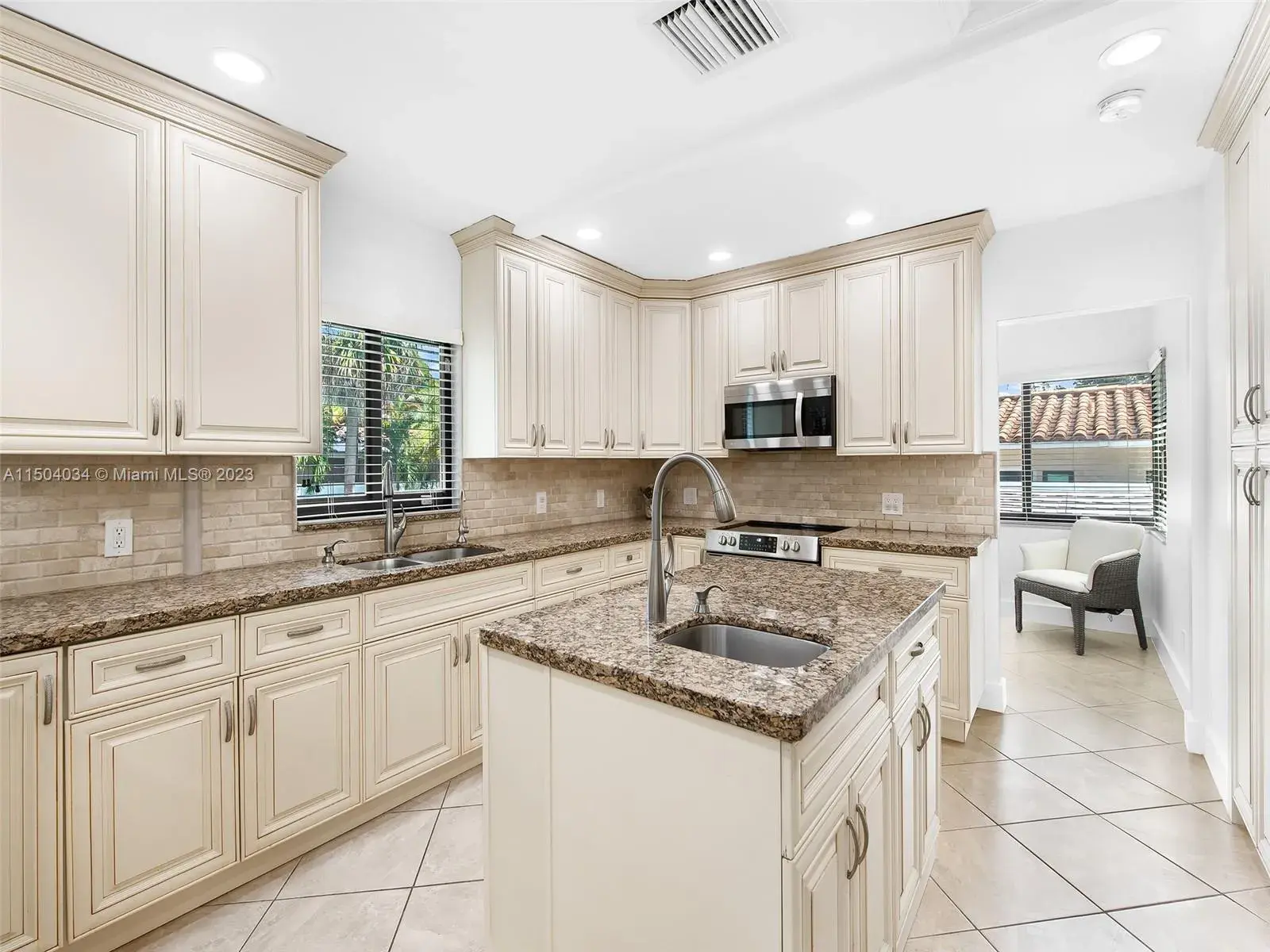 3 bedroom 4 bath Residential Lease for rent at 1811 NE 8th St # 0, Fort Lauderdale FL 33304