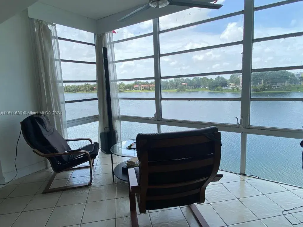 873 NE 195th St # 308, Miami FL 33179