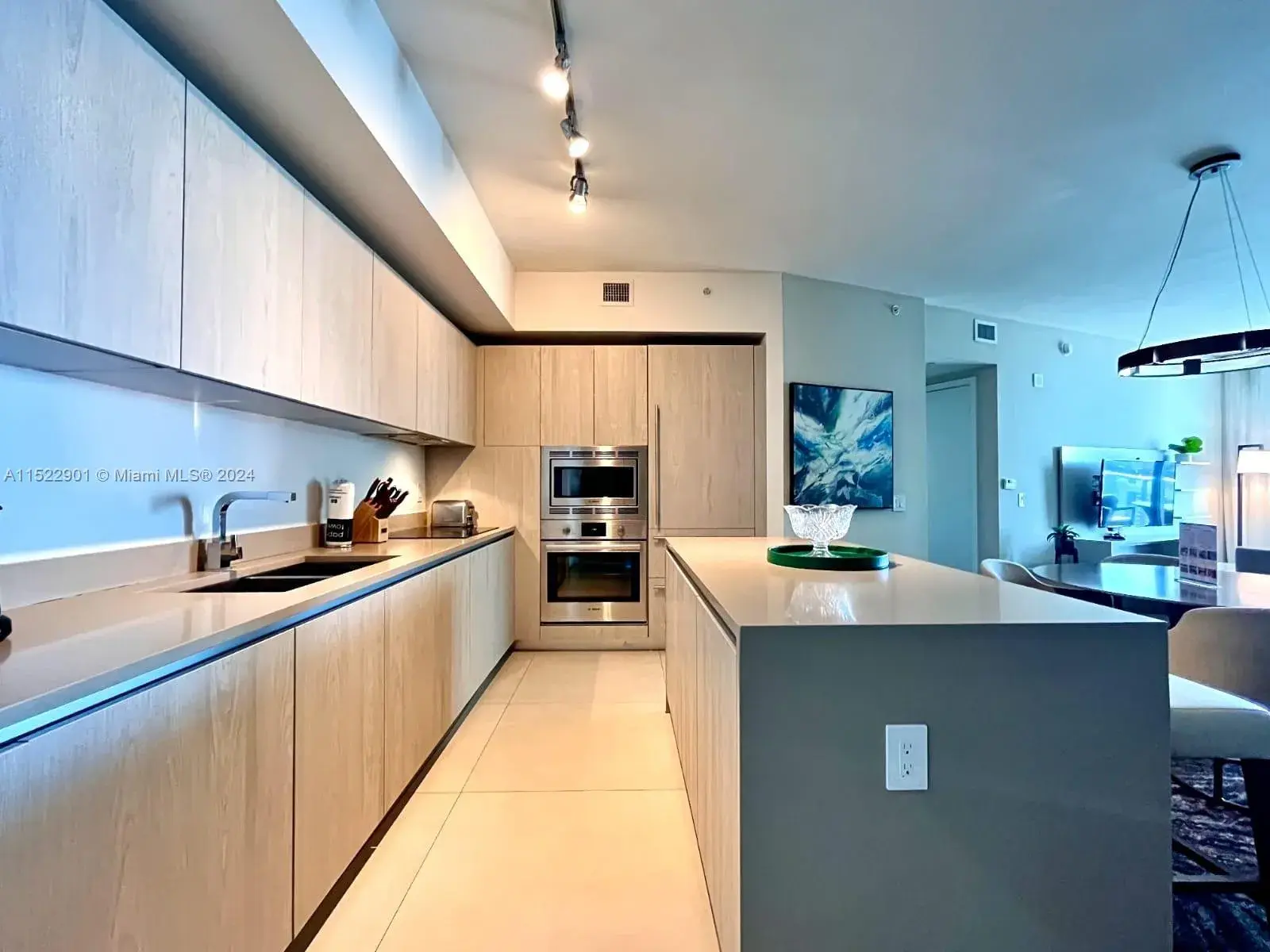 1 bedroom 1 bath for sale at 4111 S Ocean Dr # 2109, Hollywood FL 33019