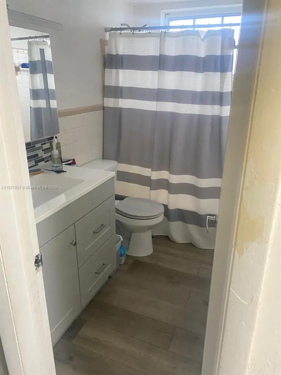 2 bedroom 1 bath Residential for sale at 5500 SW 77th Ct # 201, Miami FL 33155