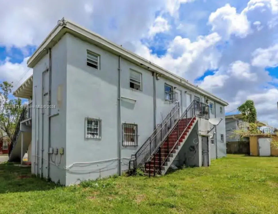 421 NW 12th St, Florida City FL 33034