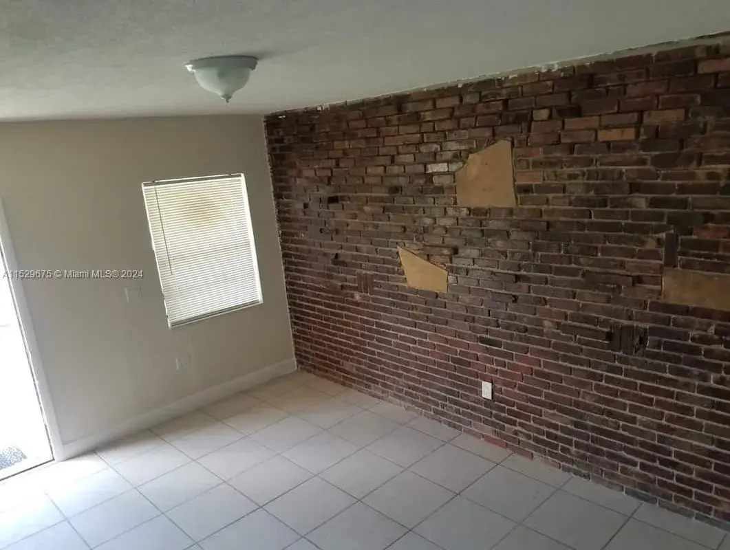 1200 NE 110th St # 3, Miami FL 33161