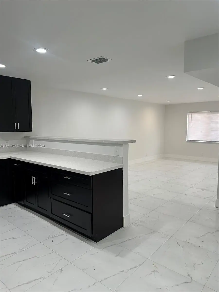 5958 NW 25th Ct # 218, Sunrise FL 33313