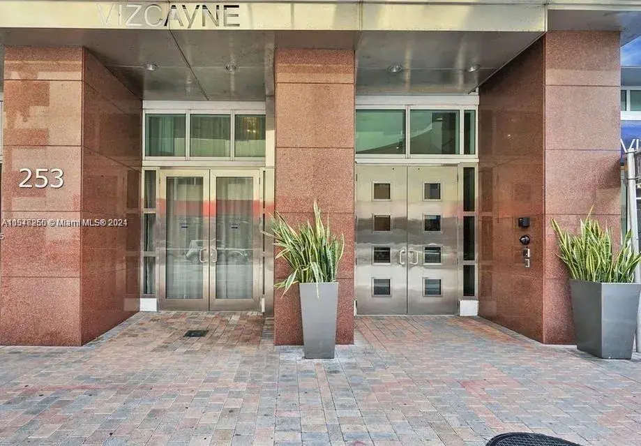 2 bedroom 2 bath Residential for sale at 253 NE 2nd St # 4704, Miami FL 33132