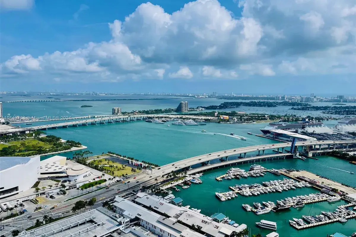 244 Biscayne Blvd # 4904, Miami FL 33132