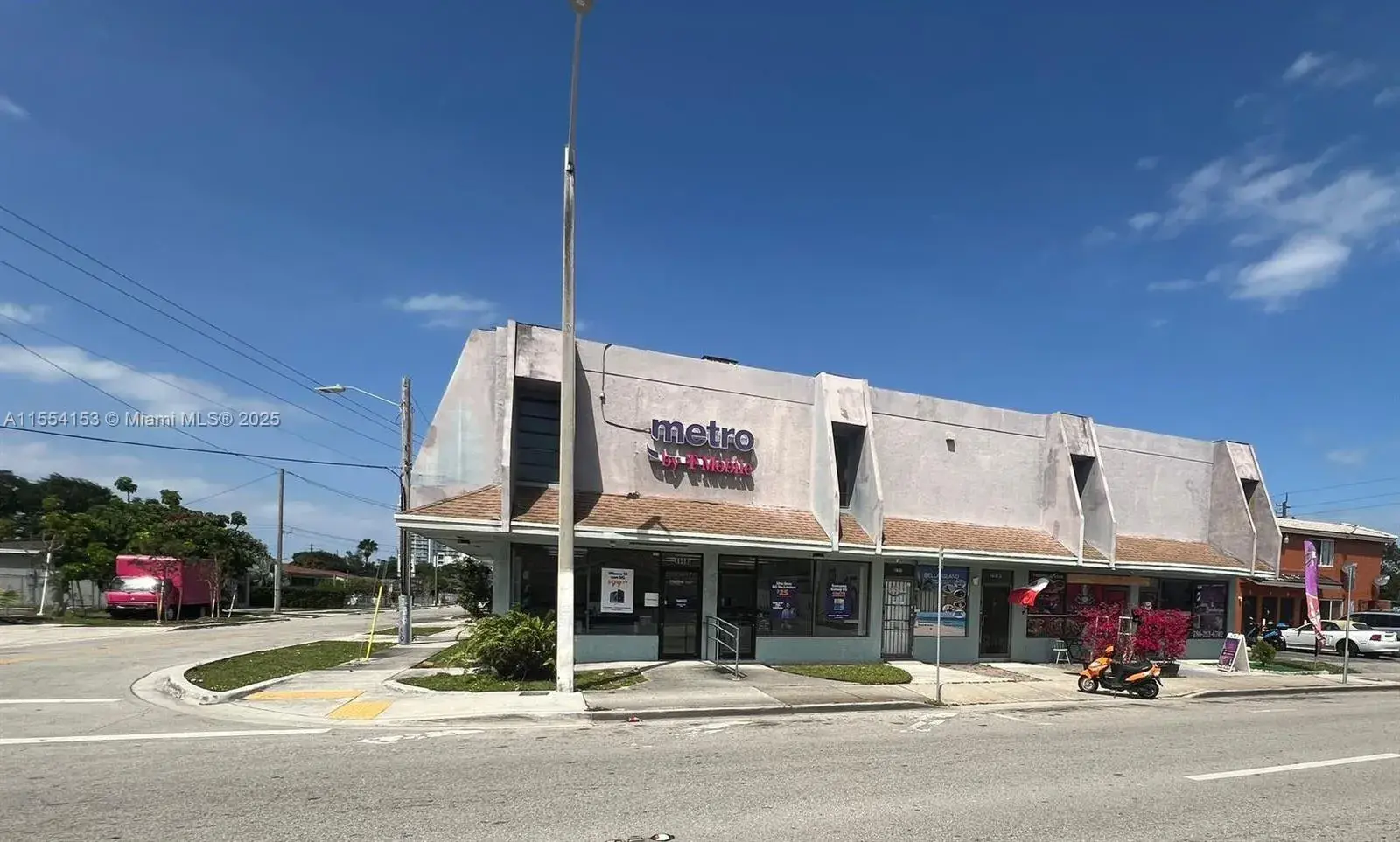 Commercial Sale for sale at 1879 NW 7th St, Miami FL 33125