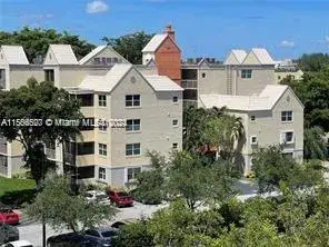 8255 Lake Dr # 204, Doral FL 33166