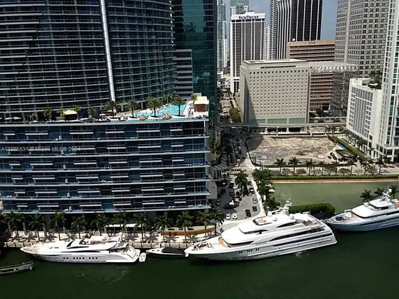 475 BRICKELL AV # 2415, Miami FL 33131
